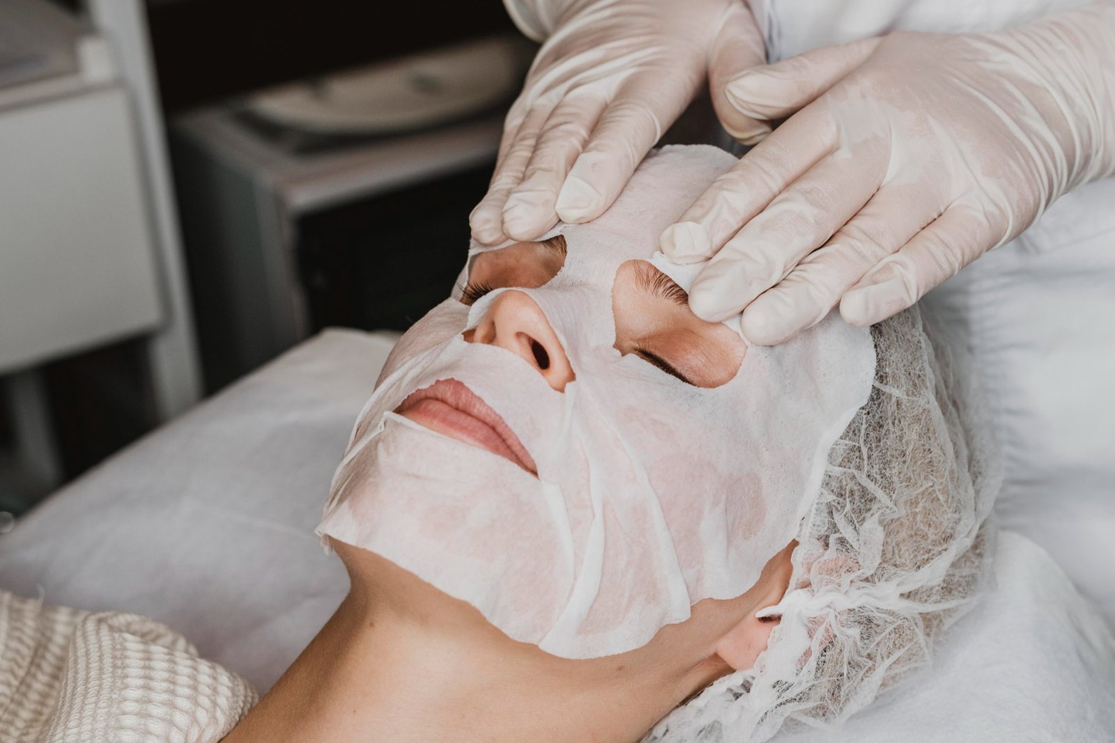 soothing mask after dermapen microneedling therapy